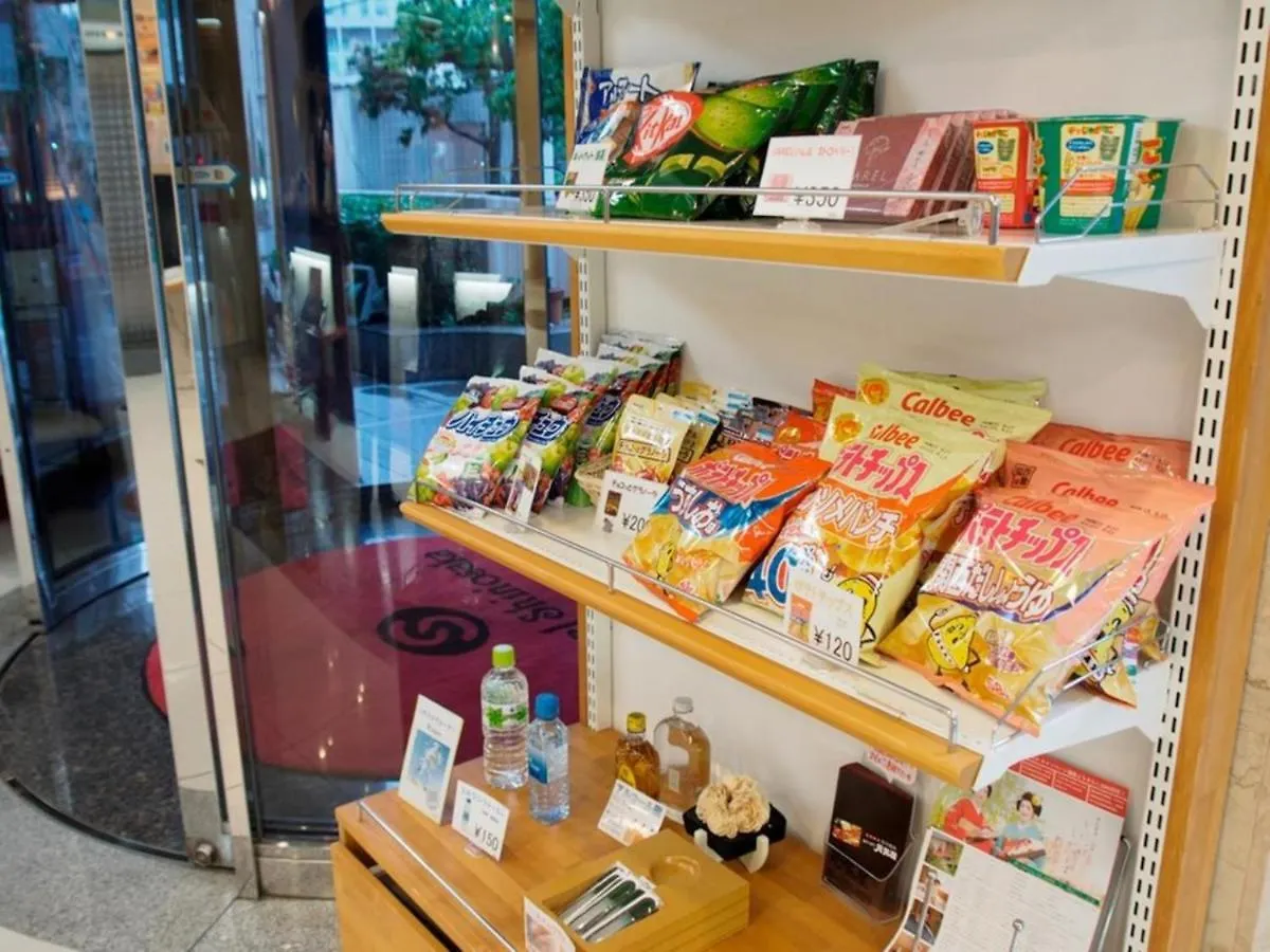 Hotel Shin Osaka / Vacation Stay 81528 2*,  日本